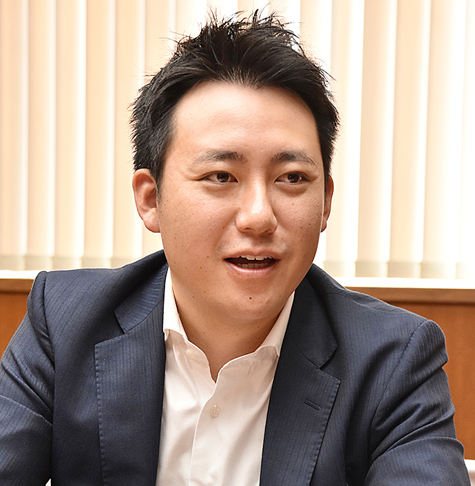 三菱電機 FAシステム事業本部 メカトロ事業推進部 メカトロ戦略グループ レーザ加工機ビジネス統括 小林佳史