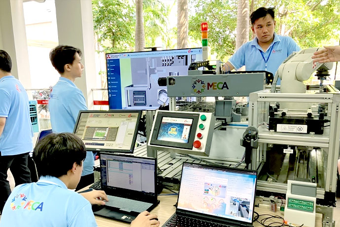 プログラミング修正の様子